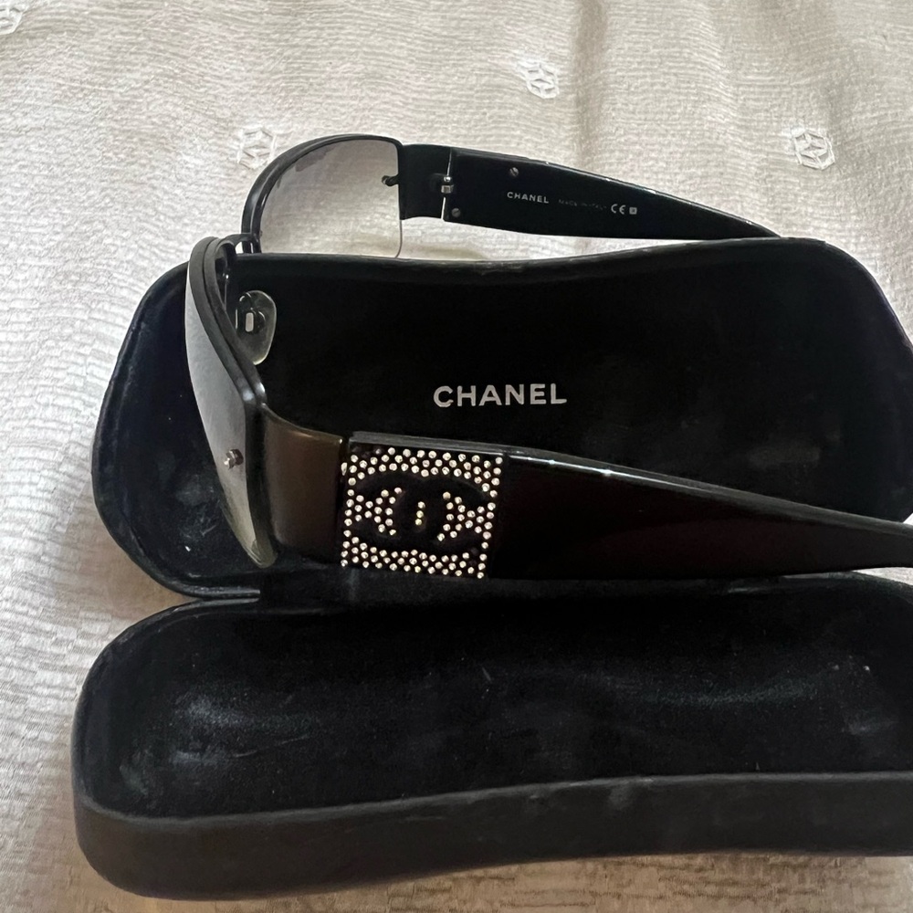 Chanel Sunglasses Classic Black With Case
